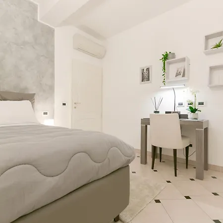 Rismondo 89 - 90m Piazza Roma * Модена