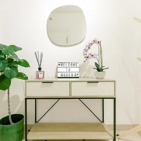 Rismondo 89 - 90m Piazza Roma Модена