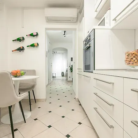 Апартаменты Rismondo 89 - 90m Piazza Roma *