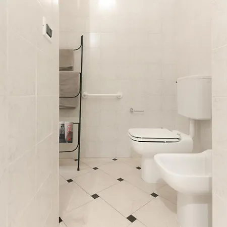 Rismondo 89 - 90m Piazza Roma 아파트 모데나