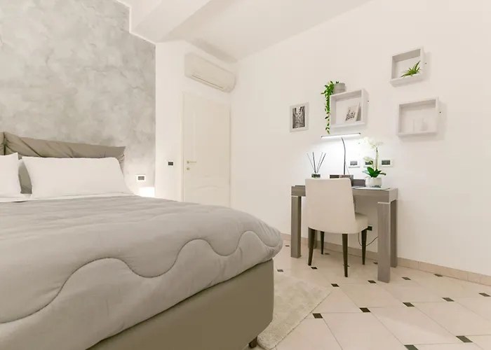 Rismondo 89 - 90m Piazza Roma * Μόντενα